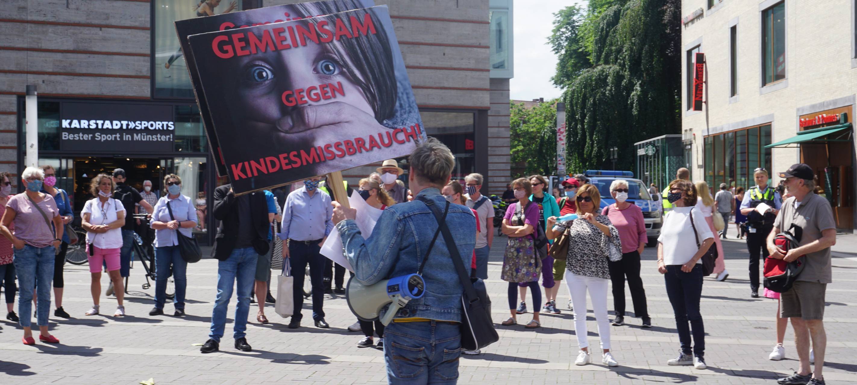 Zwei Demos gegen Kindesmissbrauch in Münster