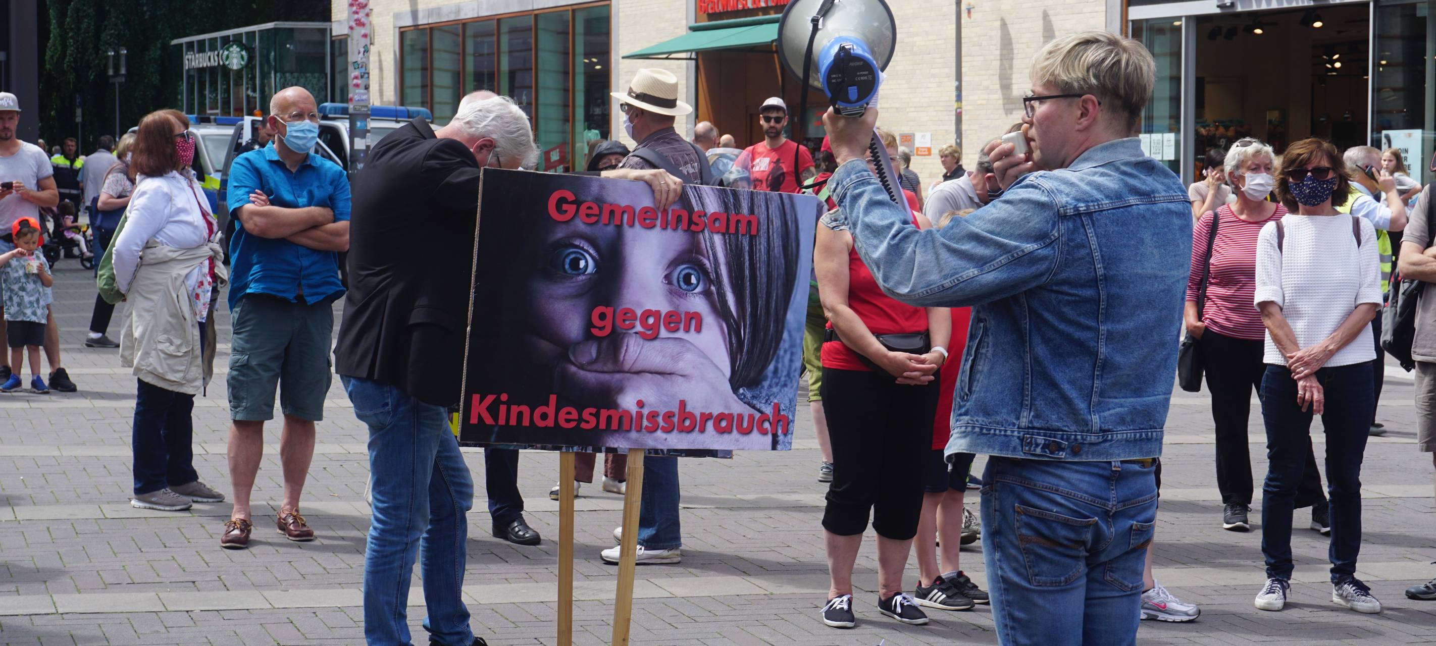 Zwei Demos gegen Kindesmissbrauch in Münster