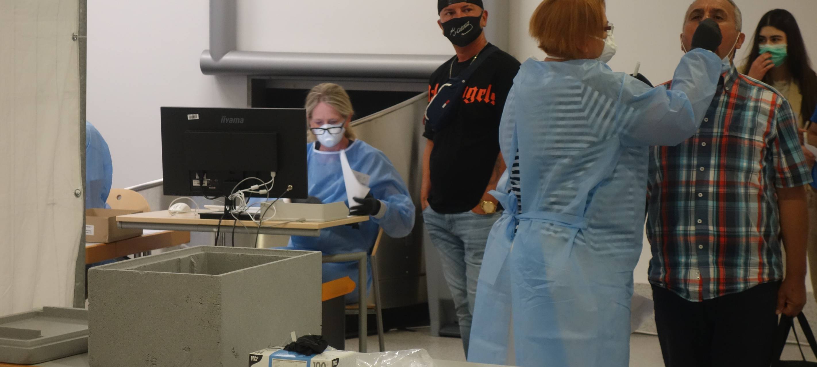 Corona-Testzentrum am FMO in Betrieb