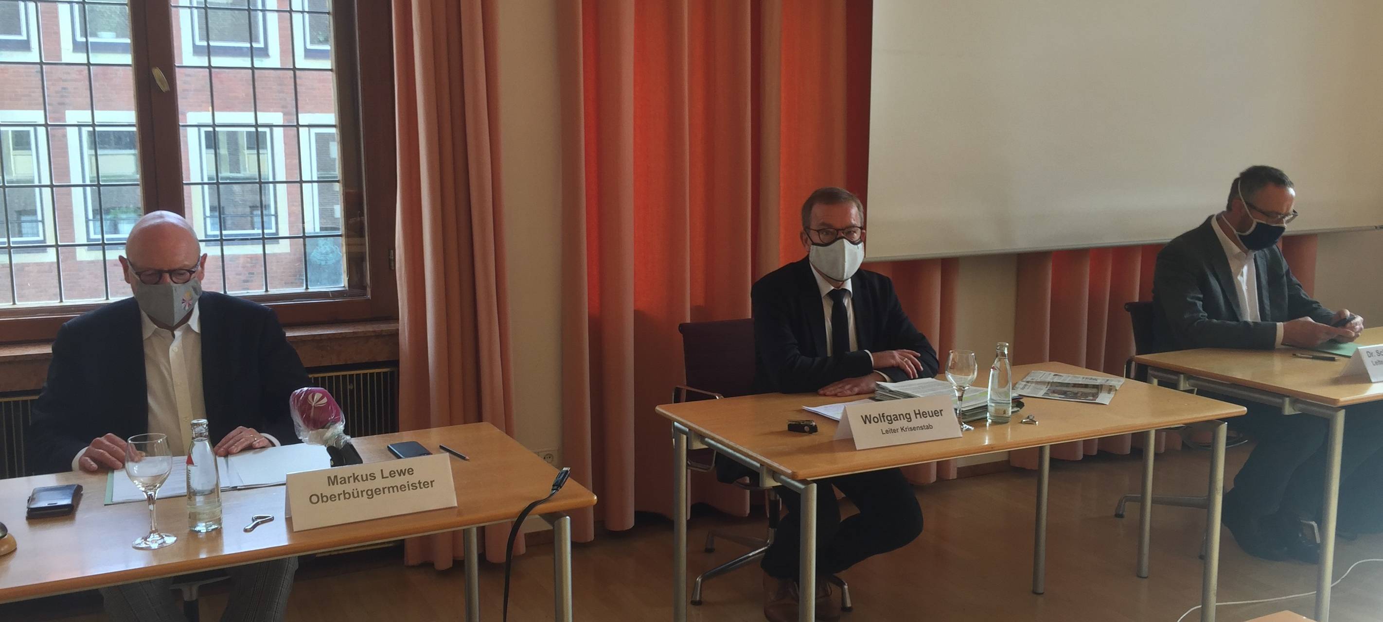 Krisenstabsleiter: "Ist dieser Kontakt wirklich nötig?"