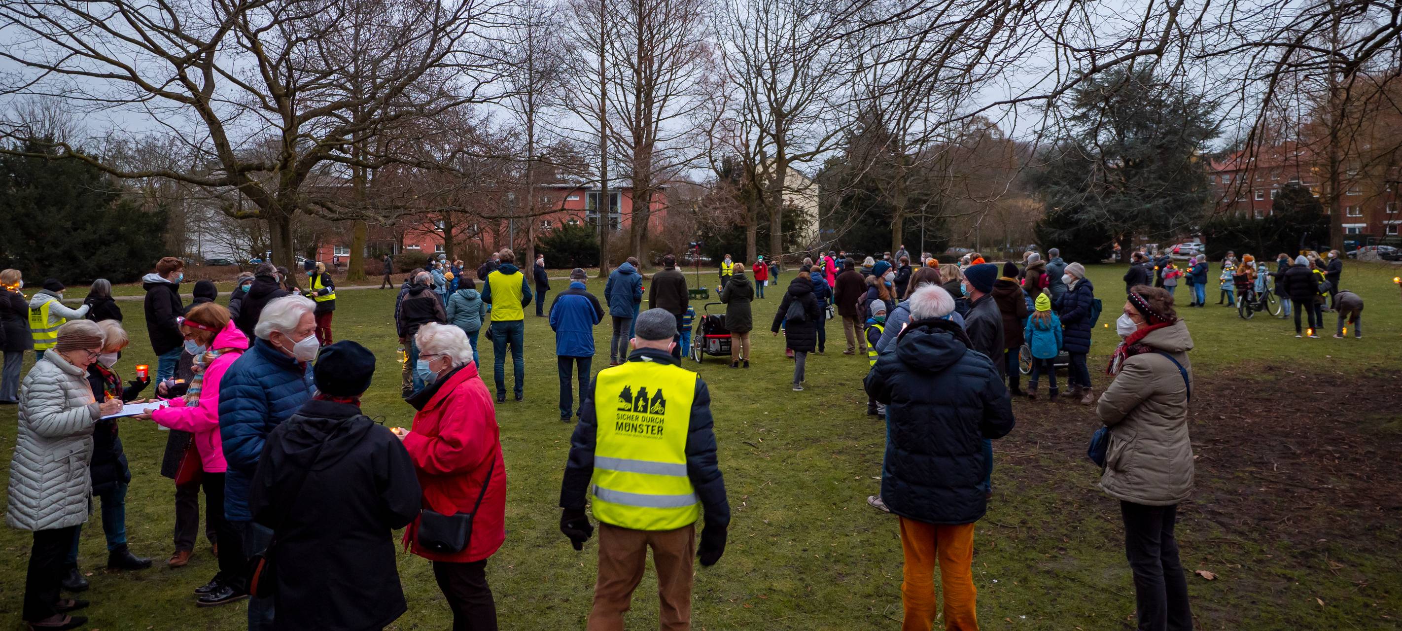 Fackelzug für den Verbleib von Pastor Laufmöller