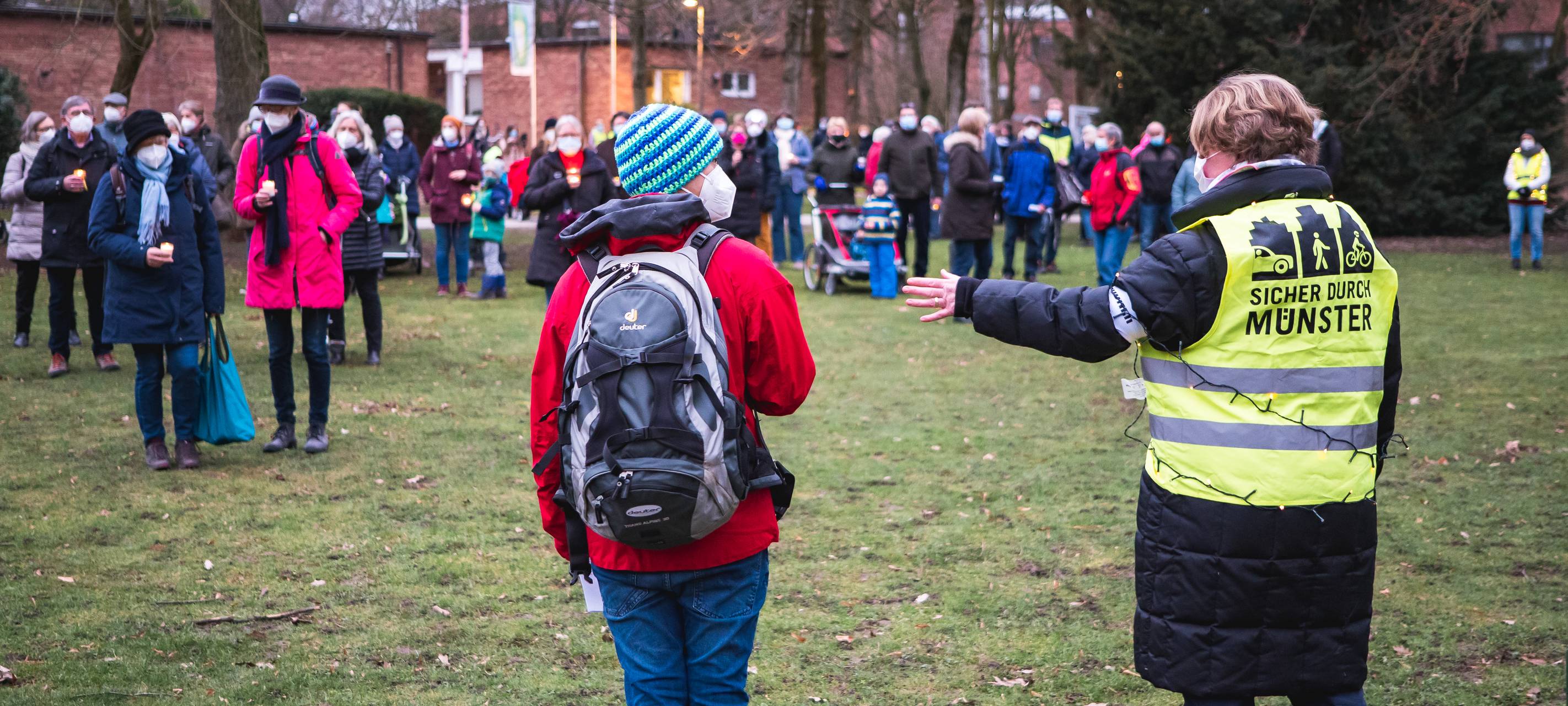 Fackelzug für den Verbleib von Pastor Laufmöller