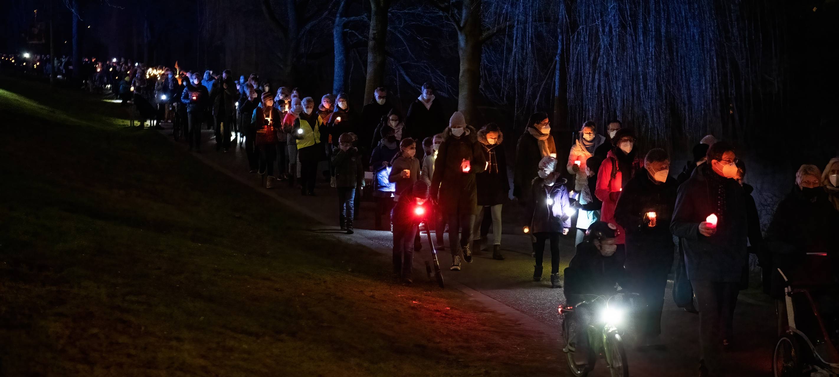 Fackelzug für den Verbleib von Pastor Laufmöller