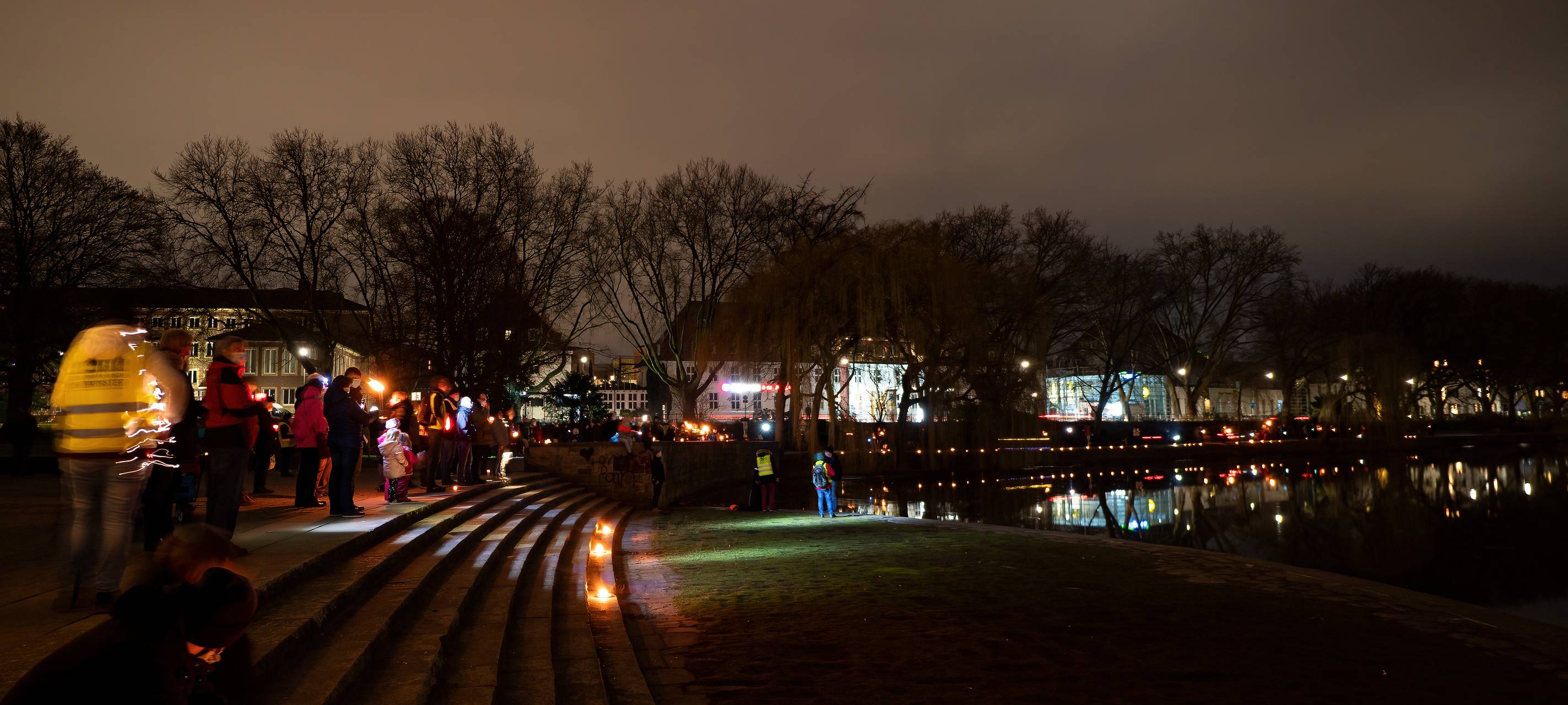 Fackelzug für den Verbleib von Pastor Laufmöller