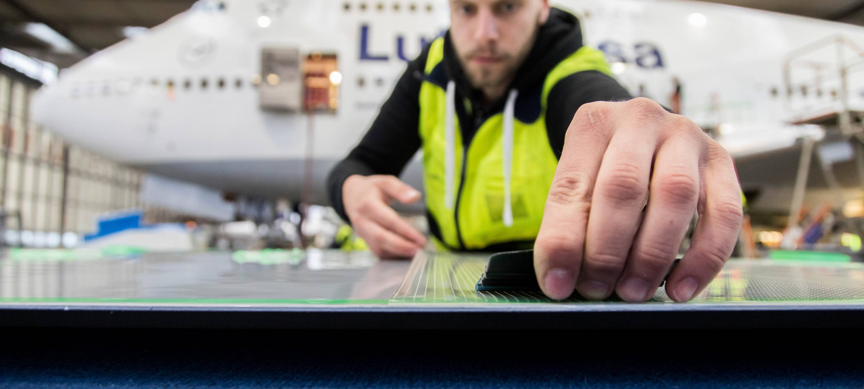 BASF-Coatings entwickelt klimaschonende Flugzeughaut