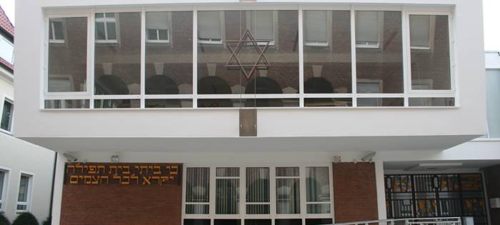 Israelische Fahne an Münsters Synagoge abgebrannt