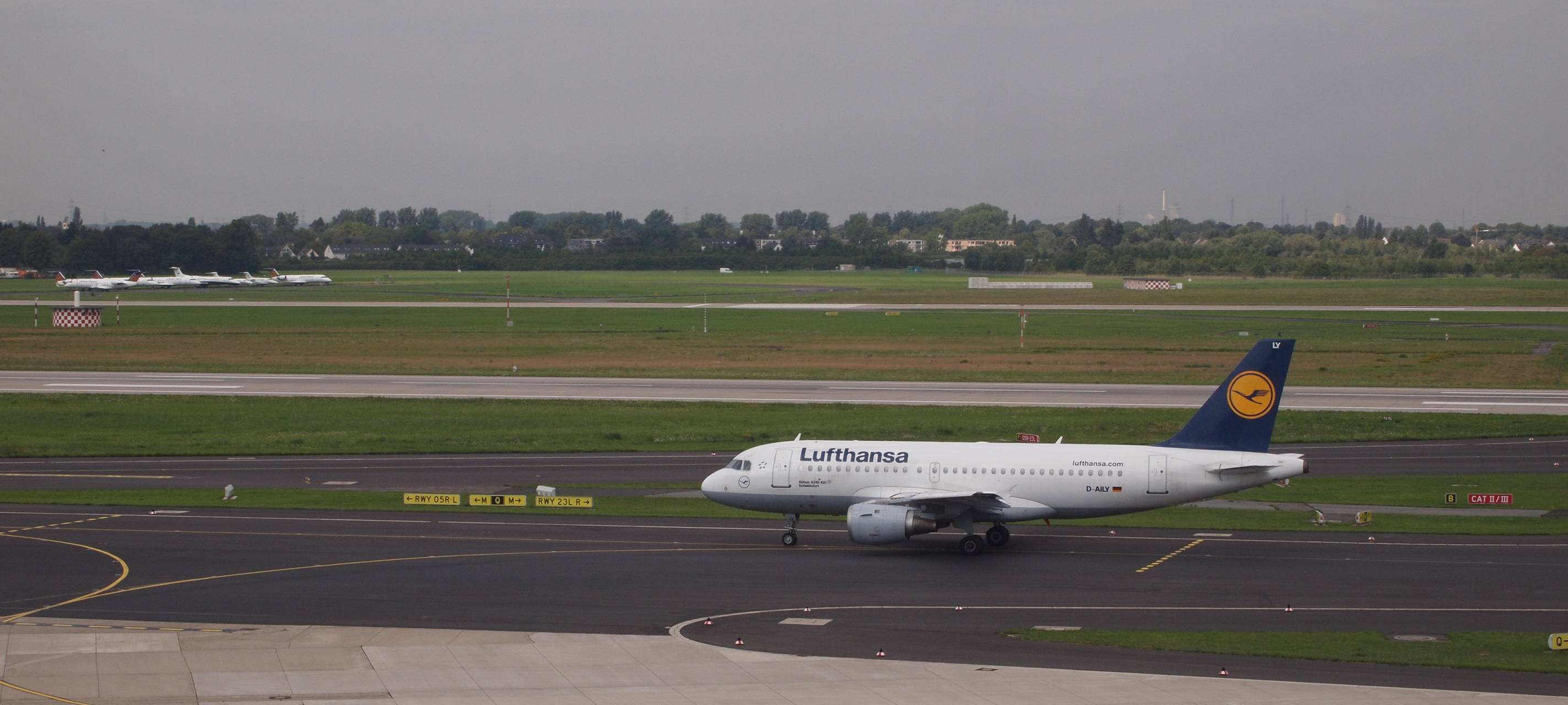 Flughäfen in NRW zu Herbstferien: Wohl wieder Warteschlangen