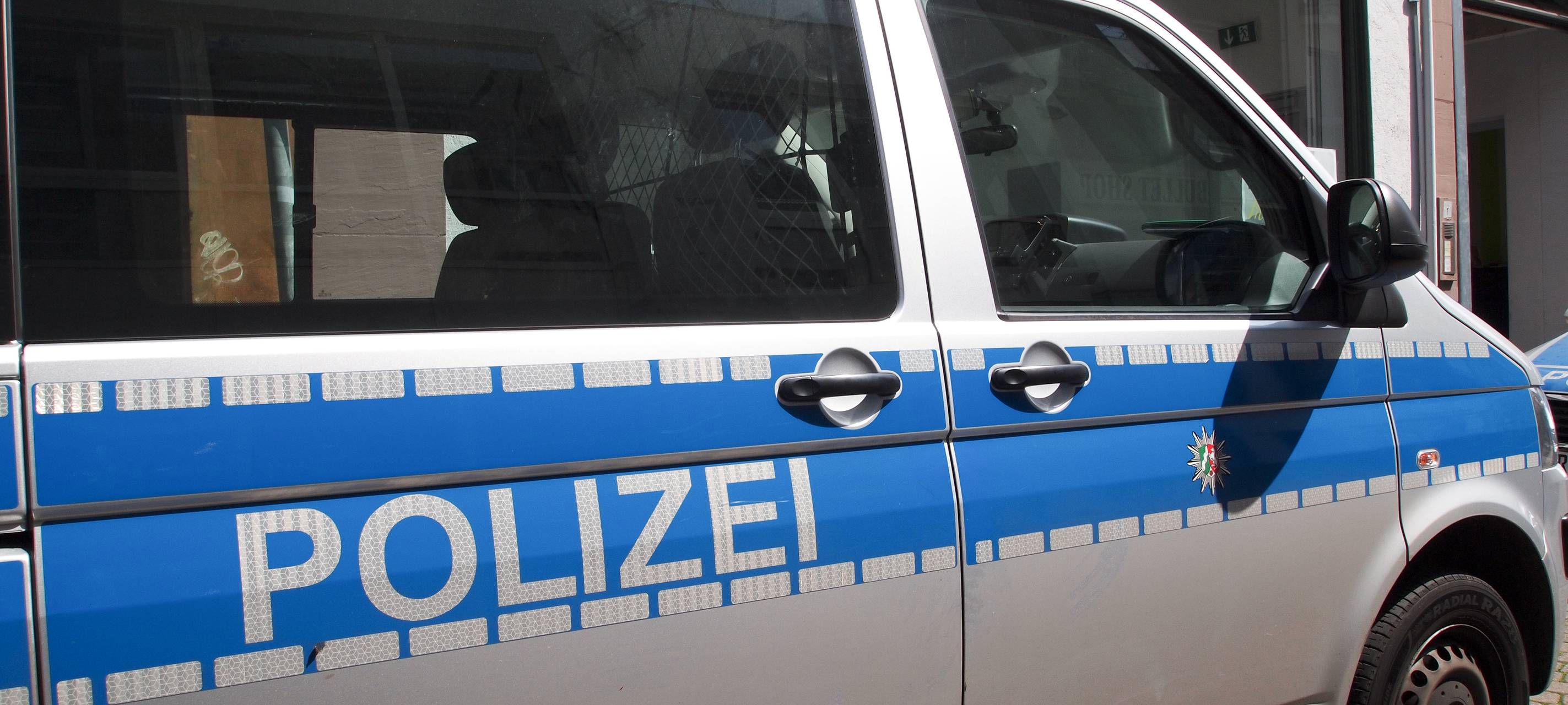 Polizist schießt auf Angreifer