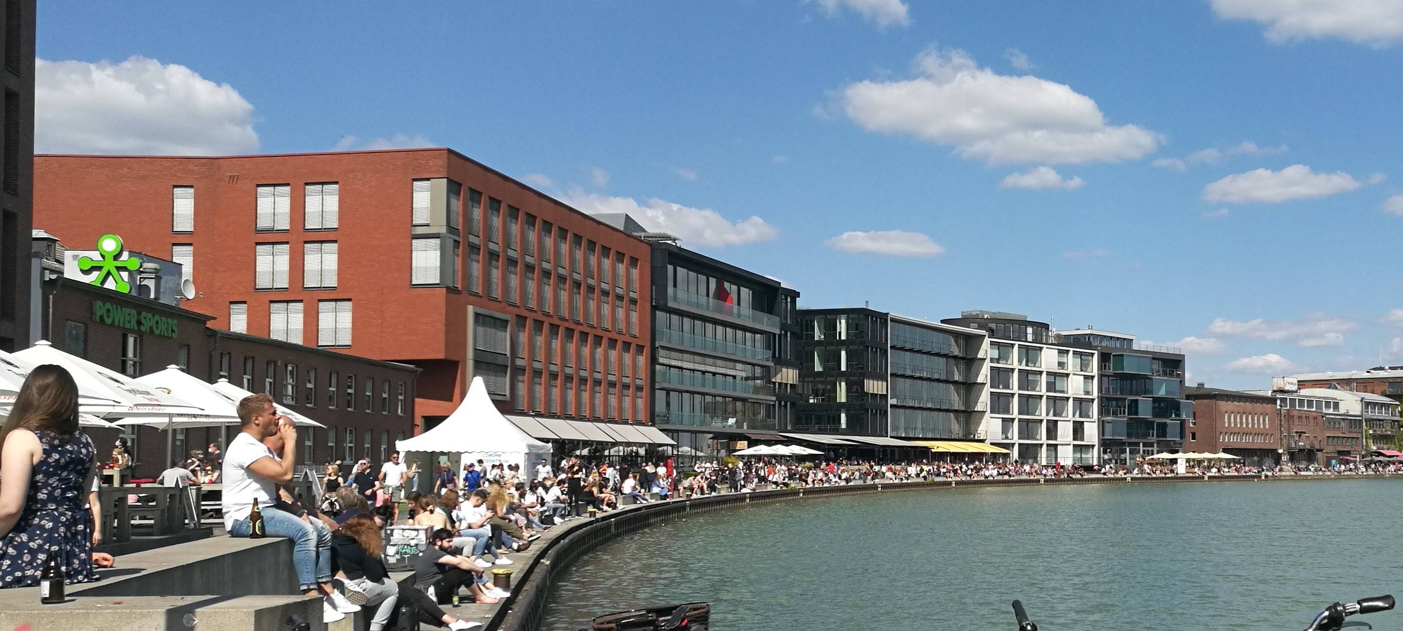 Sonne und Corona-Lockerungen ziehen viele Menschen nach Münster