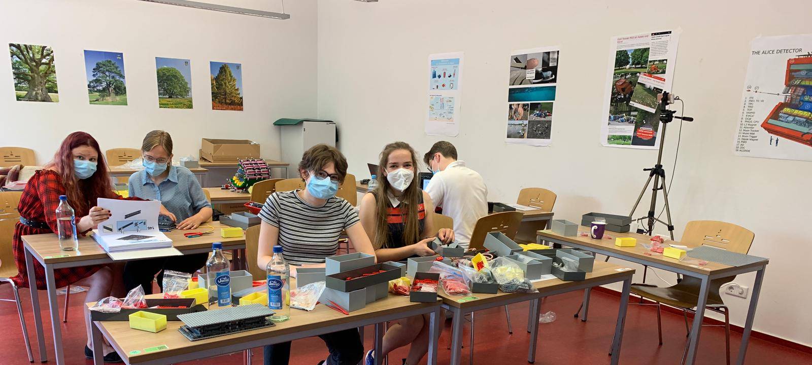 Teilchenbeschleuniger-Modell aus 16.000 Legosteinen