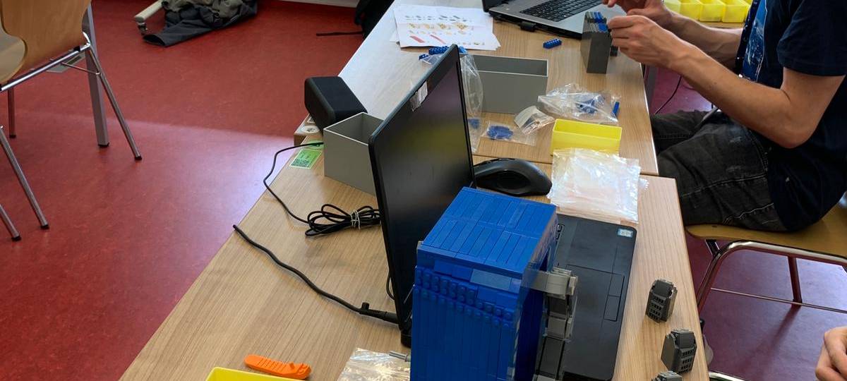 Teilchenbeschleuniger-Modell aus 16.000 Legosteinen