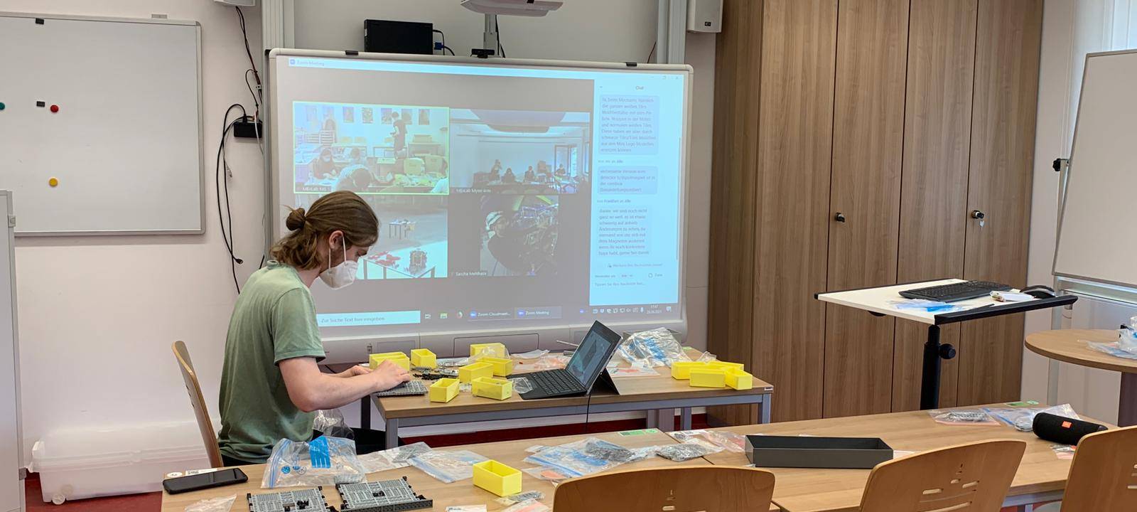 Teilchenbeschleuniger-Modell aus 16.000 Legosteinen