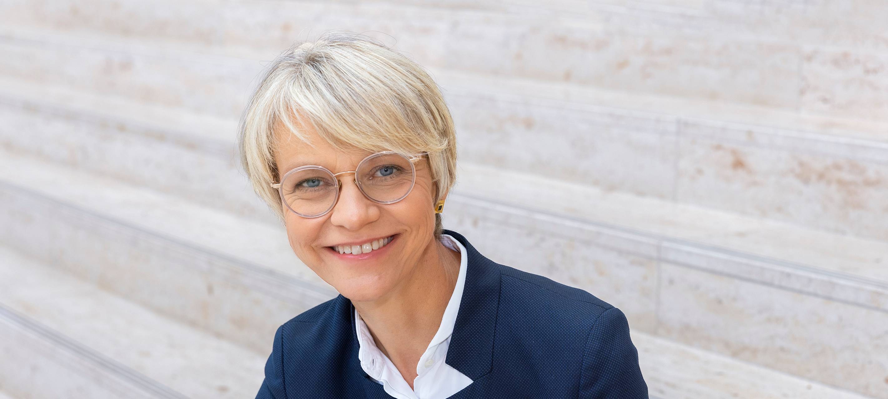Dorothee Feller startet als NRW-Schulministerin