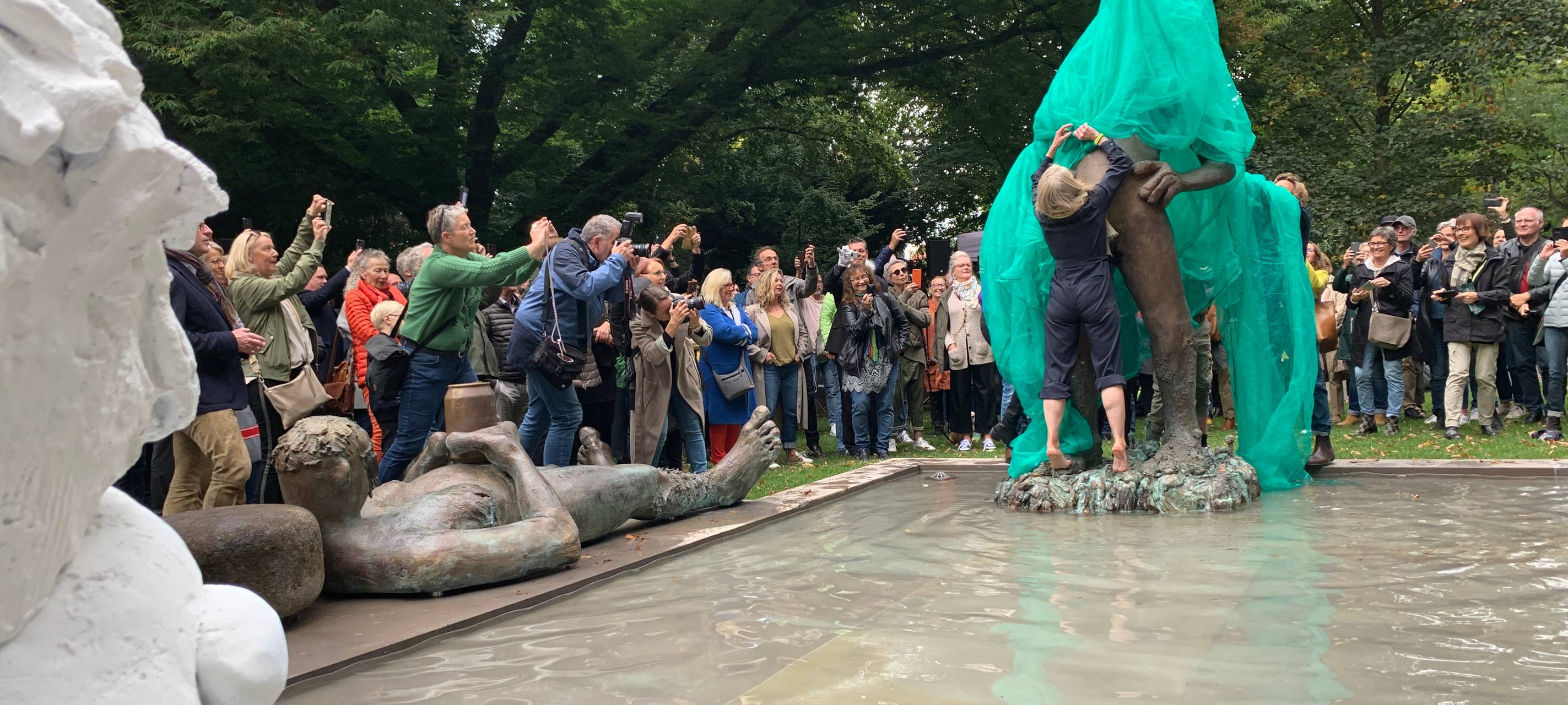 1.000 Menschen bei Brunnen-Eröffnung