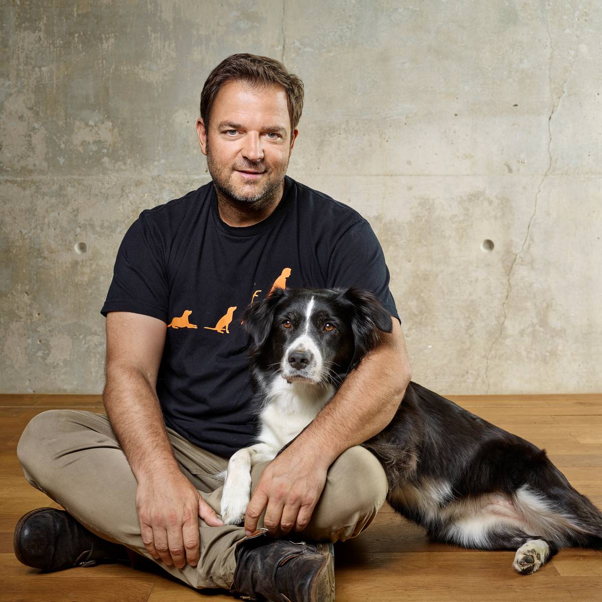 Hunde-Experte Martin Rütter kommt nach Münster - PressebilD 09 Martin Ruetter SitzenD Mit Emma Hoch Calex Stiebritz Hunde-Experte Martin Rütter kommt nach Münster - PressebilD 09 Martin Ruetter SitzenD Mit Emma Hoch Calex Stiebritz