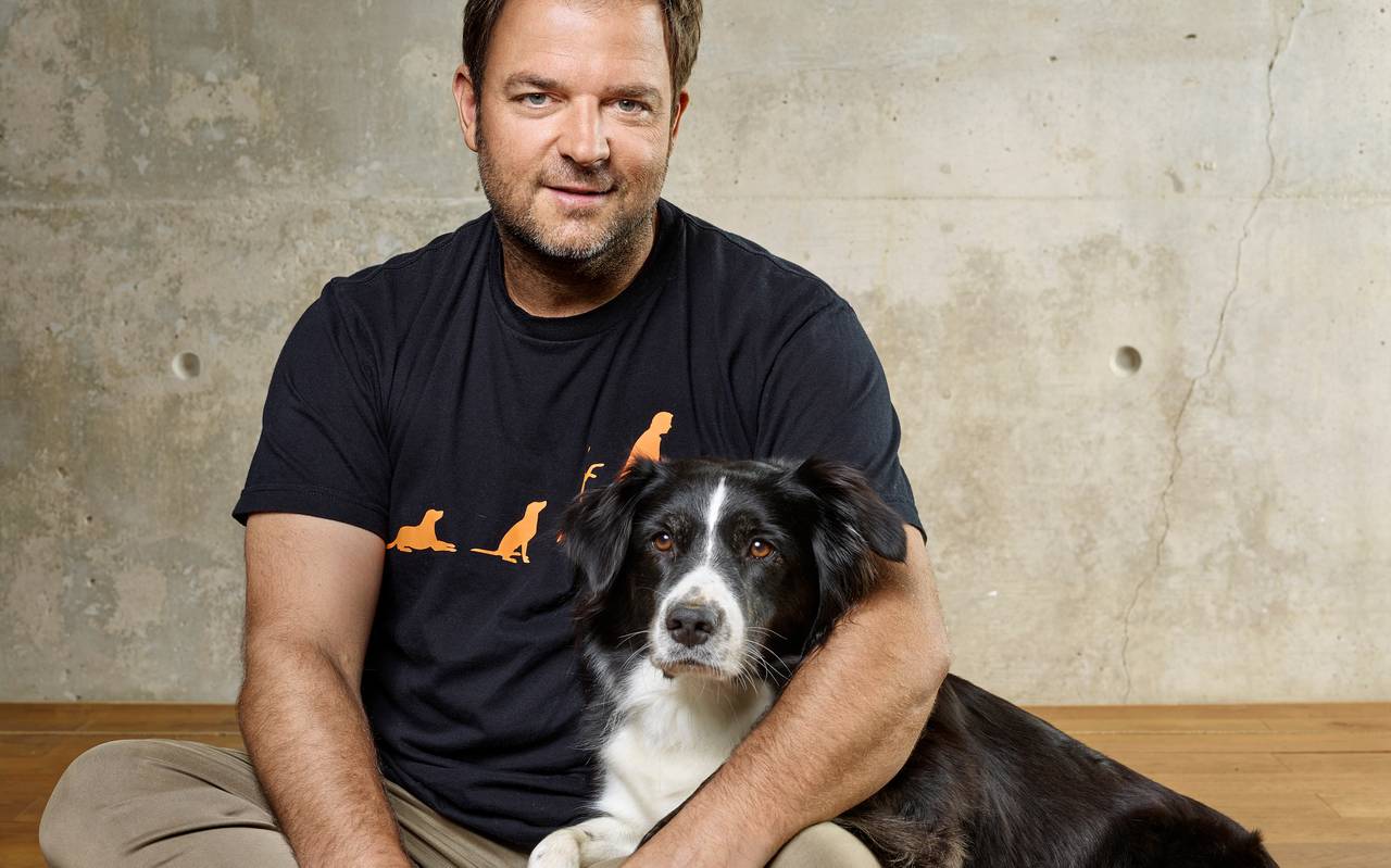 Hunde-Experte Martin Rütter kommt nach Münster - PressebilD 09 Martin Ruetter SitzenD Mit Emma Hoch Calex Stiebritz Hunde-Experte Martin Rütter kommt nach Münster - PressebilD 09 Martin Ruetter SitzenD Mit Emma Hoch Calex Stiebritz