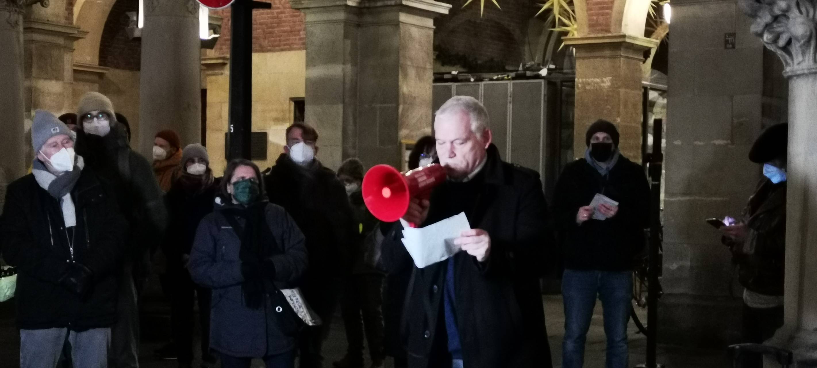 Proteste für und gegen Corona-Maßnahmen