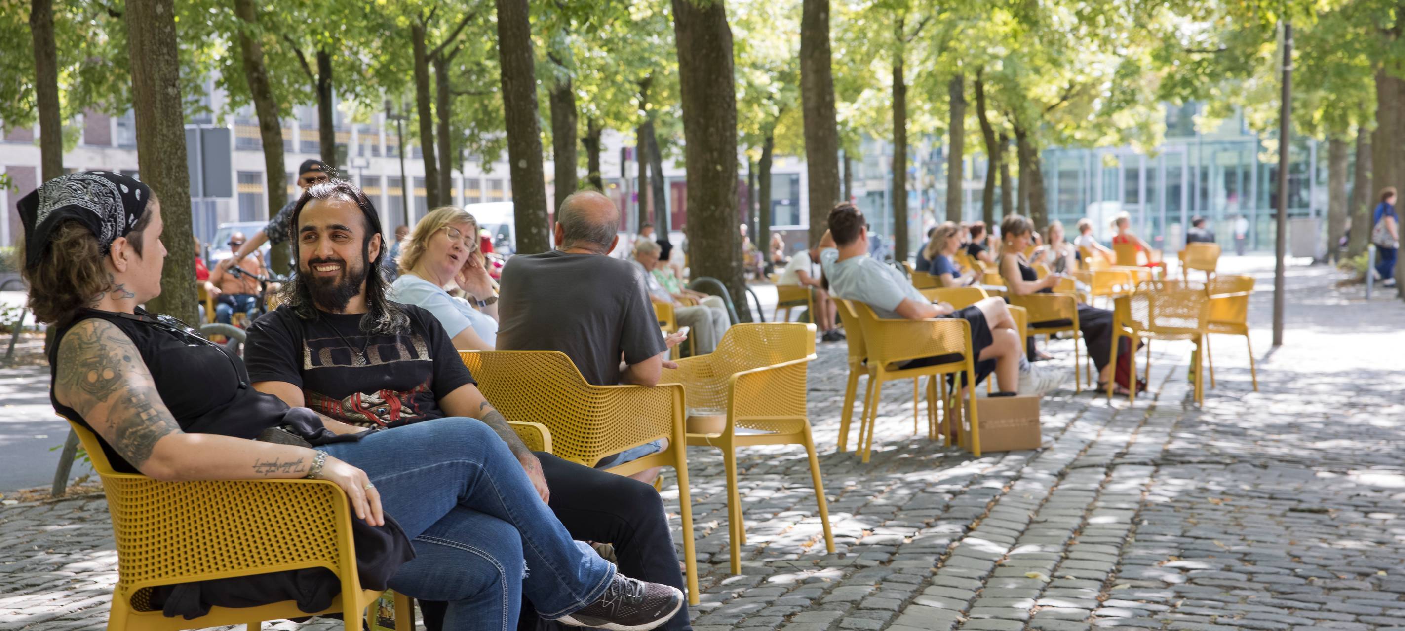 Domplatz-Oase zurück