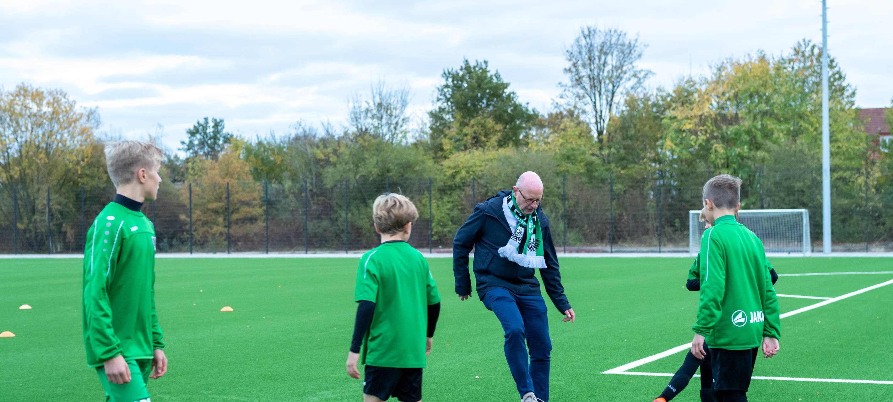 Neuer Sportplatz in Berg Fidel