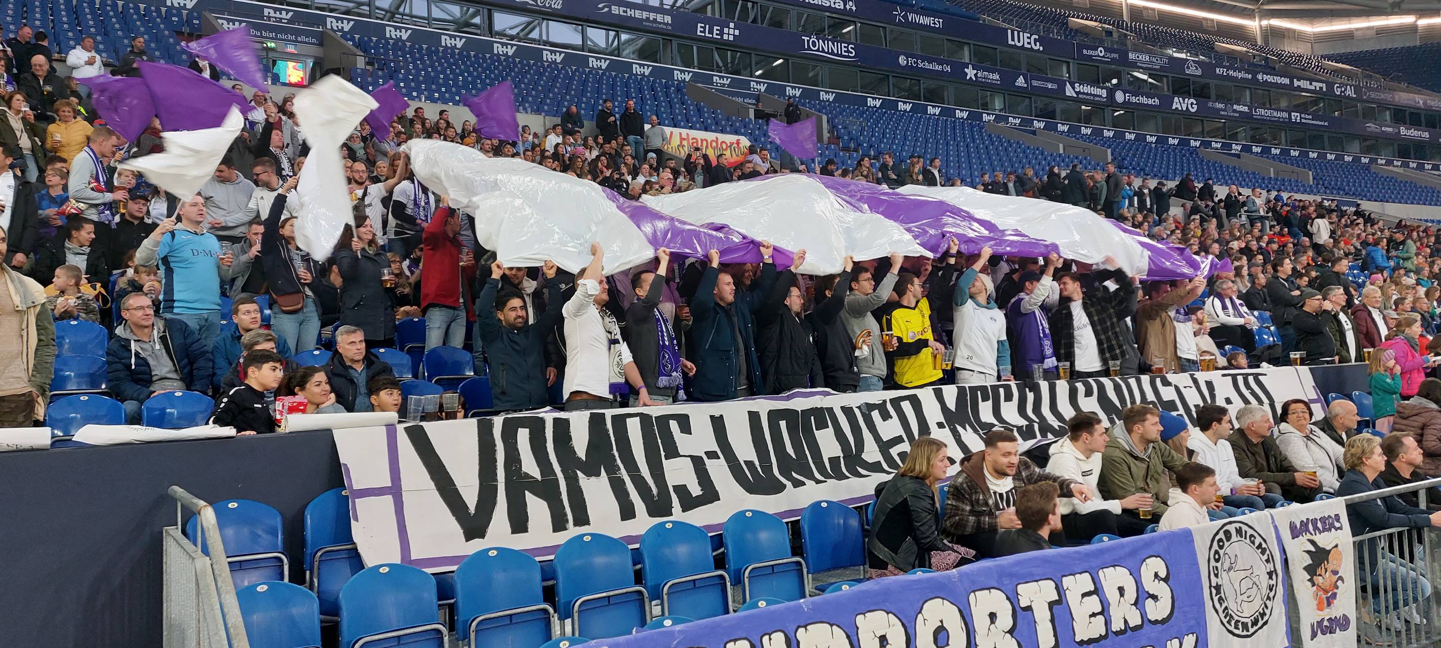 Die Fans von Wacker Mecklenbeck überzeugten durch kleine Choreographien