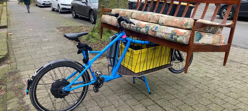 Ein Sofa auf dem Fahrrad? Das geht nur in Münster!