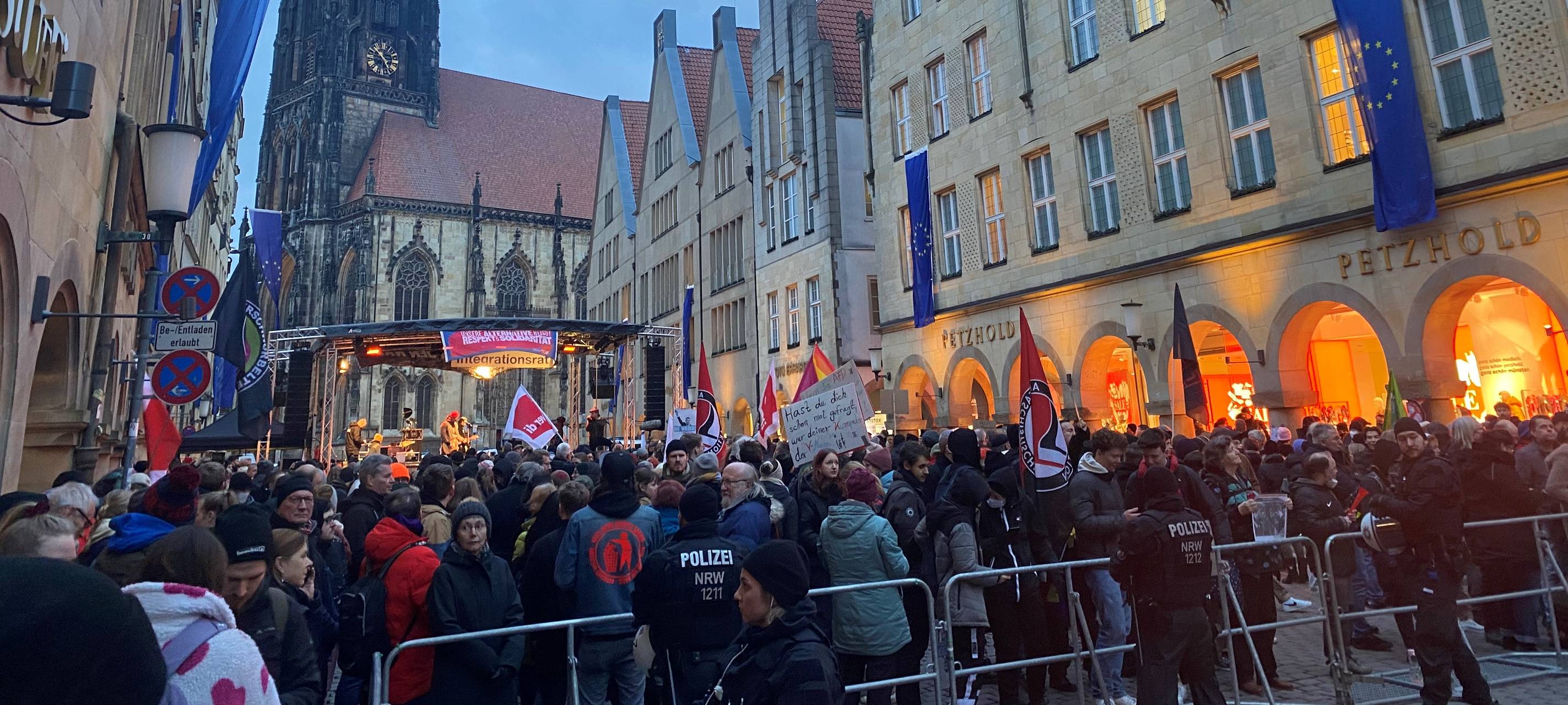 Donots bei Anti-AfD-Demo