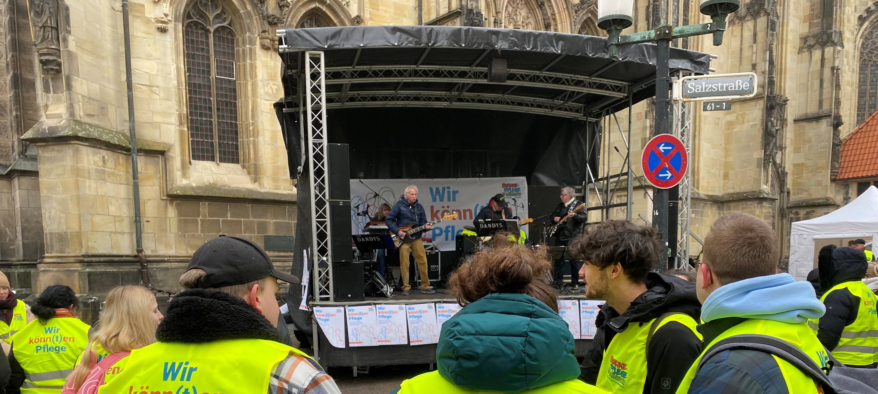 "Wir könn(t)en Pflege"