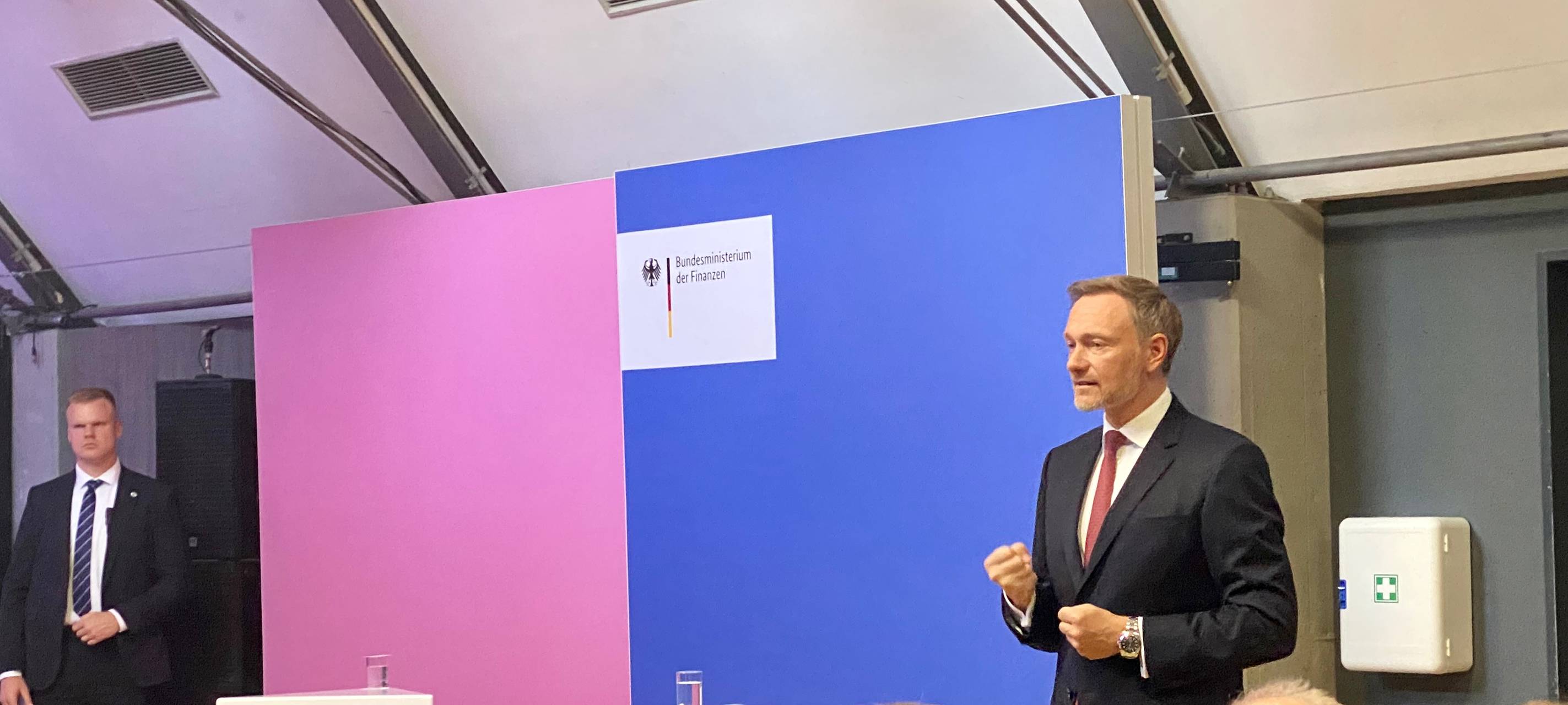 Unruhe bei Gespräch mit Lindner