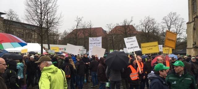 Bauern-Demo auf dem Domplatz