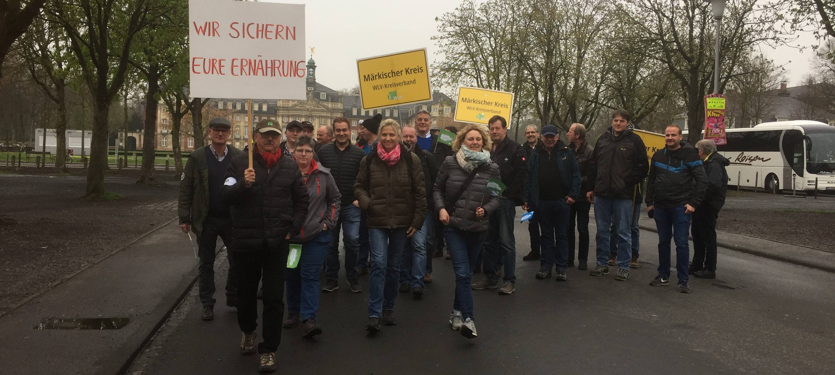 Bauern-Demo auf dem Domplatz