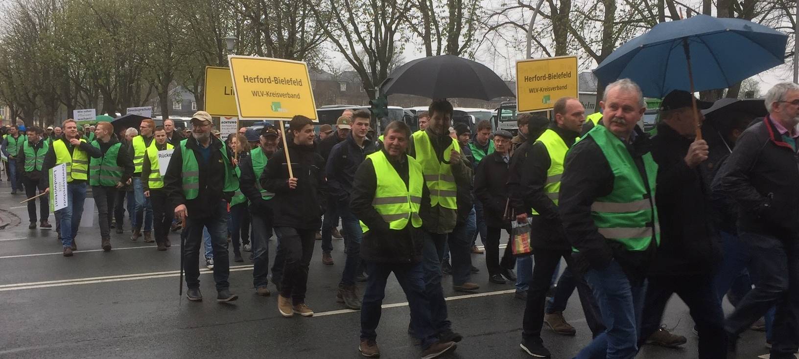 Bauern-Demo auf dem Domplatz