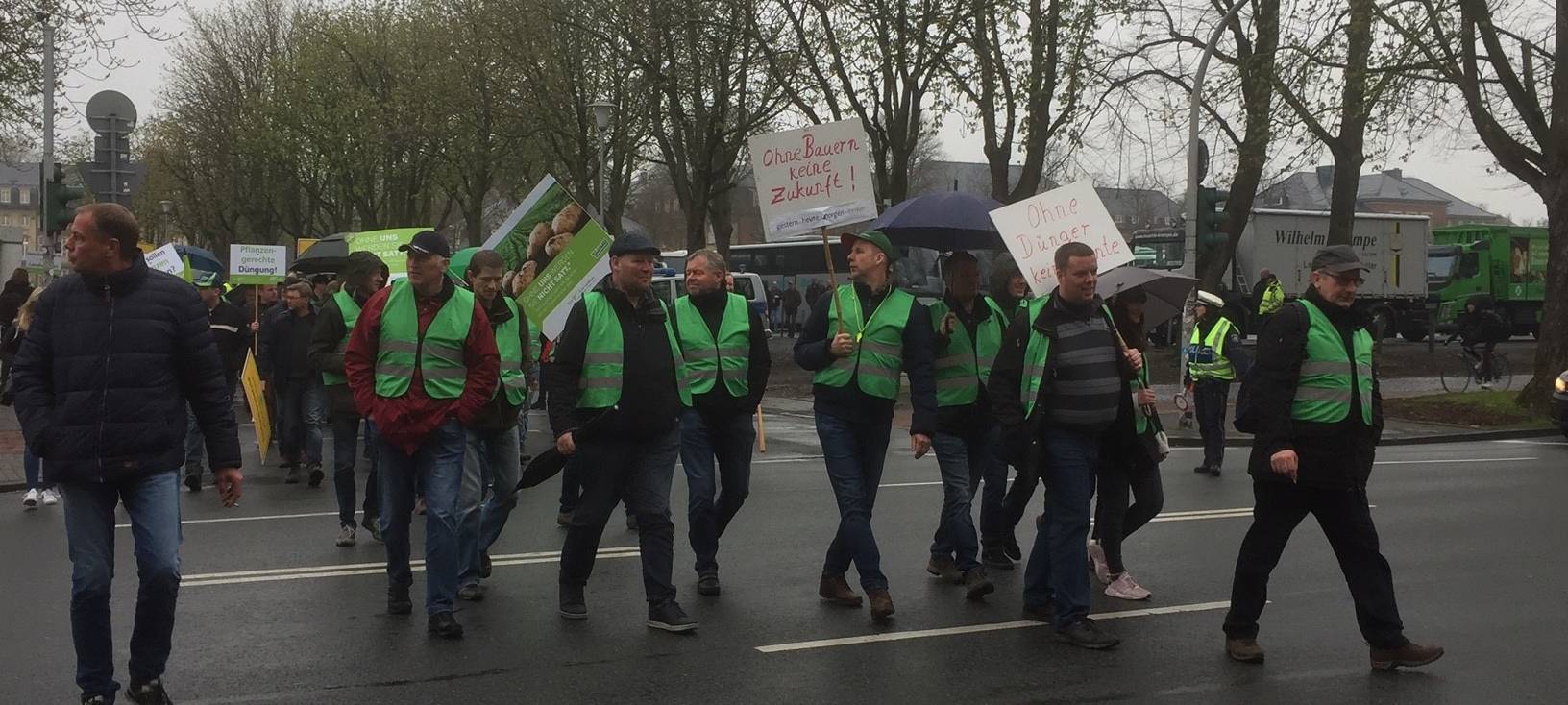 Bauern-Demo auf dem Domplatz