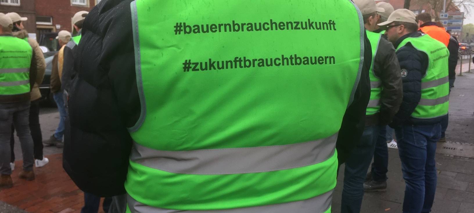 Bauern-Demo auf dem Domplatz