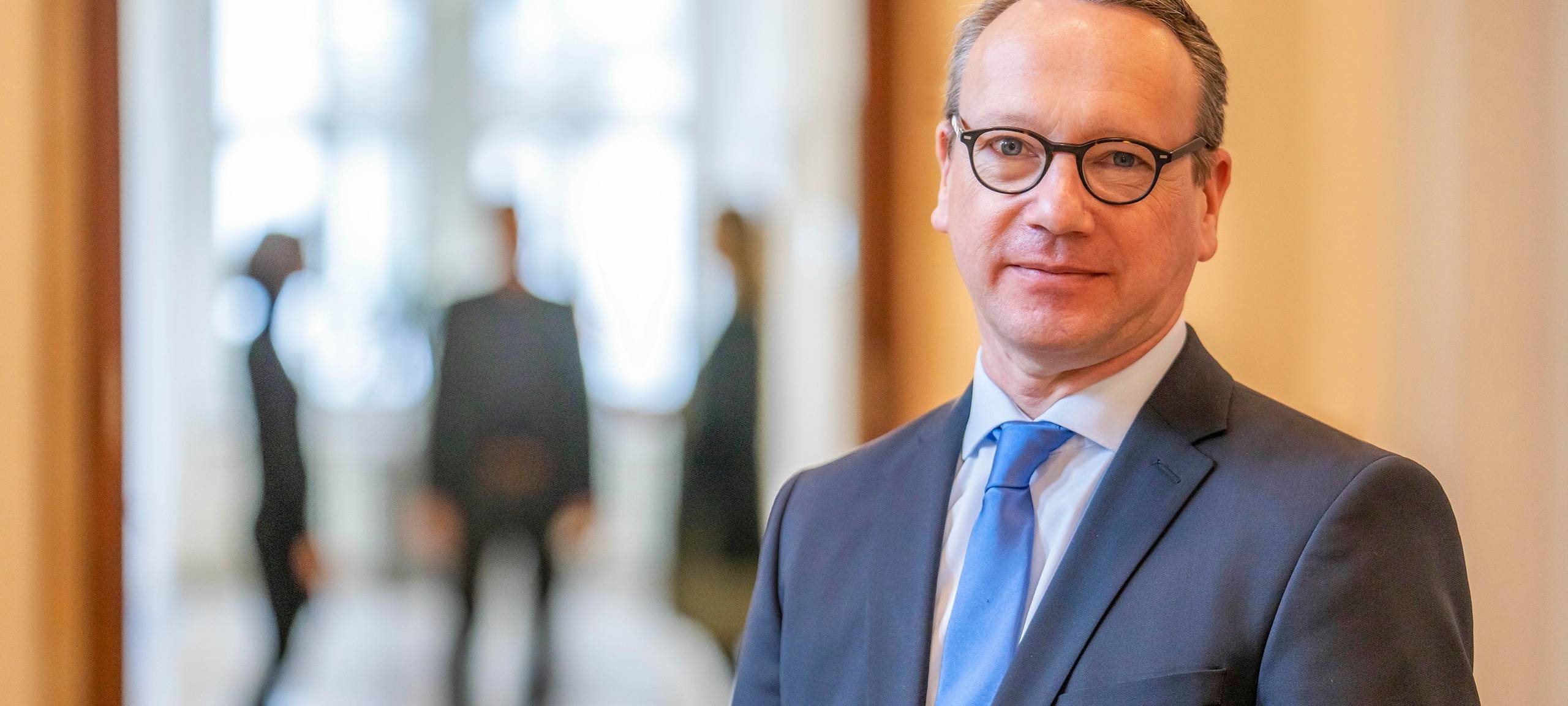 Minister startet Verfahren neu