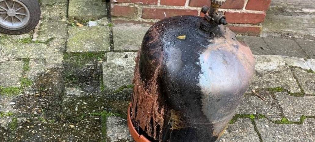 Gasflasche auf Balkon explodiert