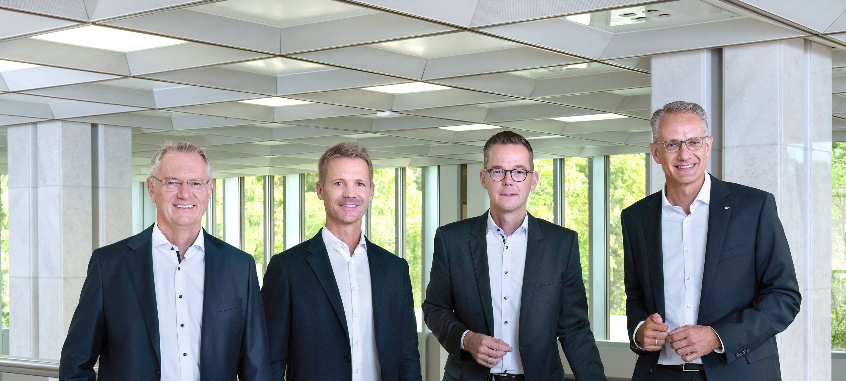 LBS vollzieht Fusion zu September