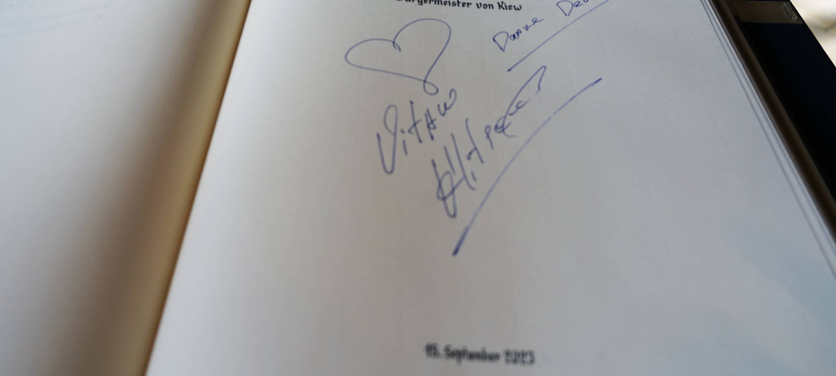 Friedenskonferenz im Rathaus