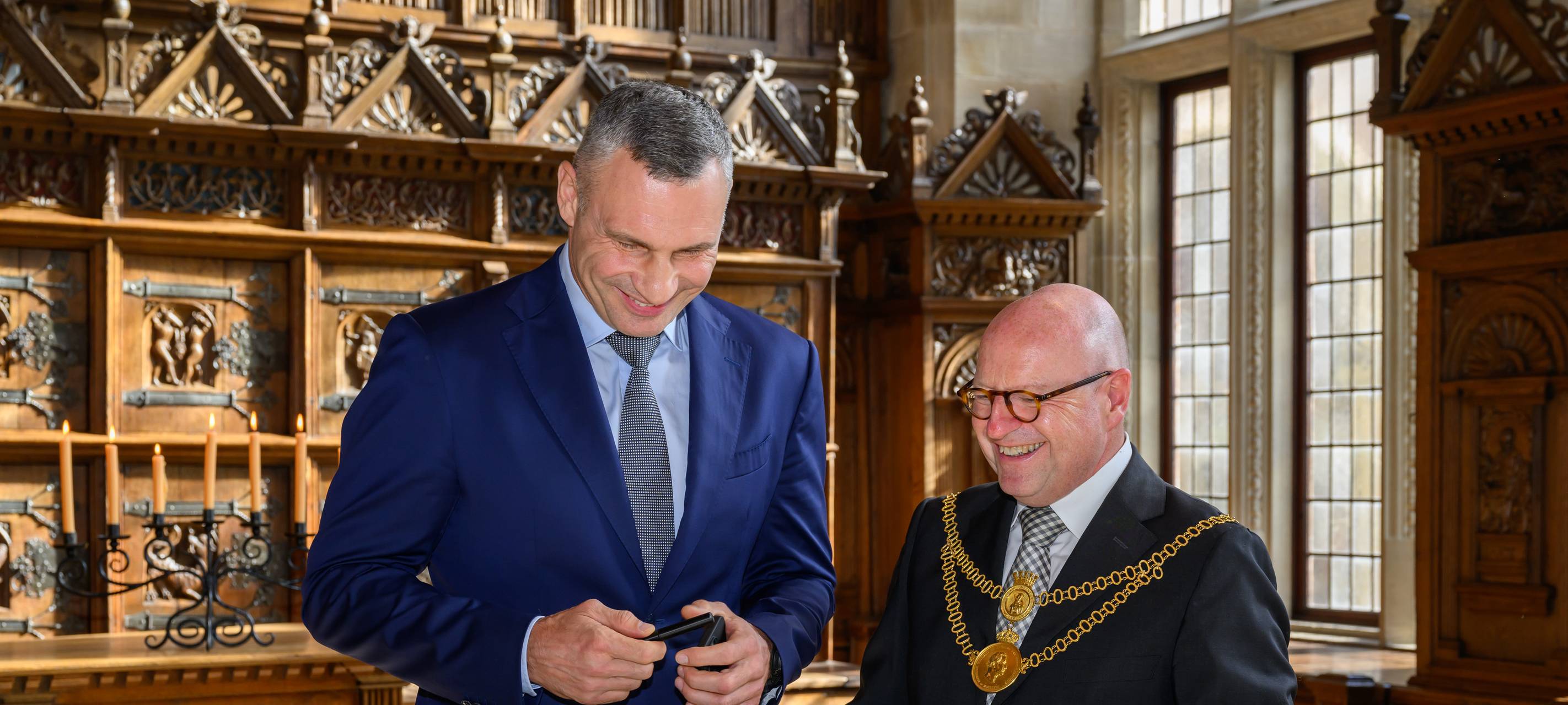 Friedenskonferenz im Rathaus