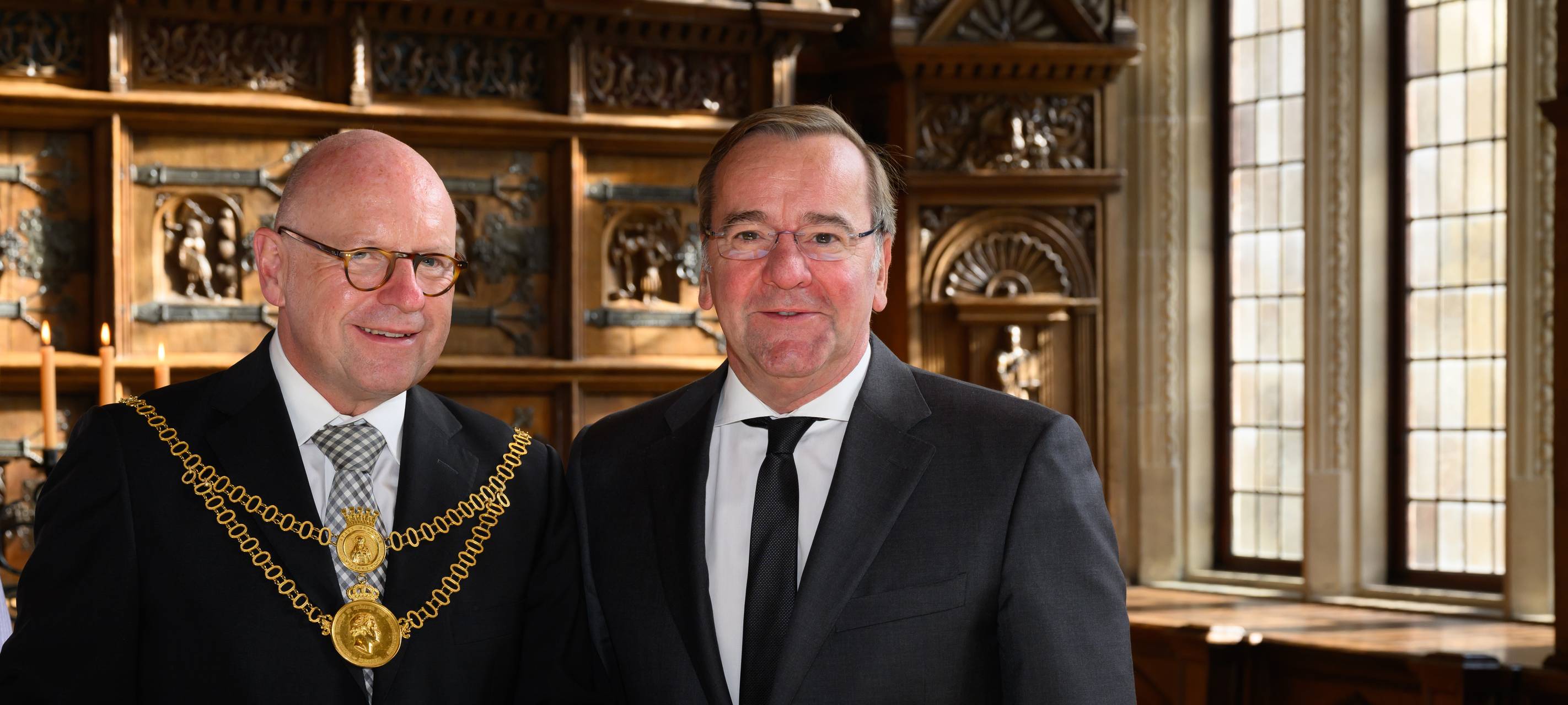 Friedenskonferenz im Rathaus