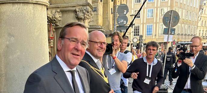 Friedenskonferenz im Rathaus