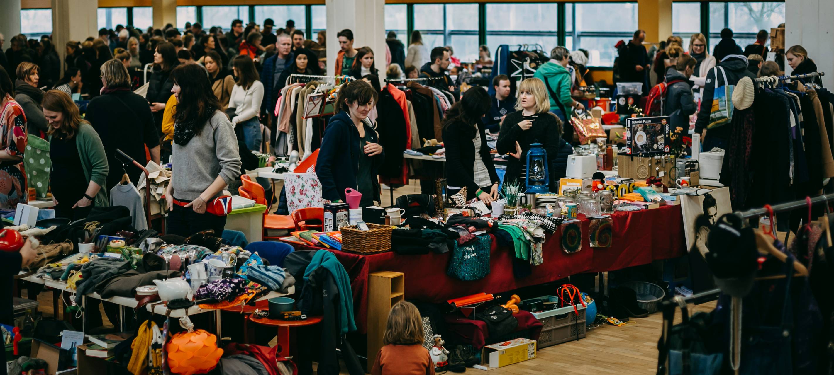 Flohmarkt in der Mensa