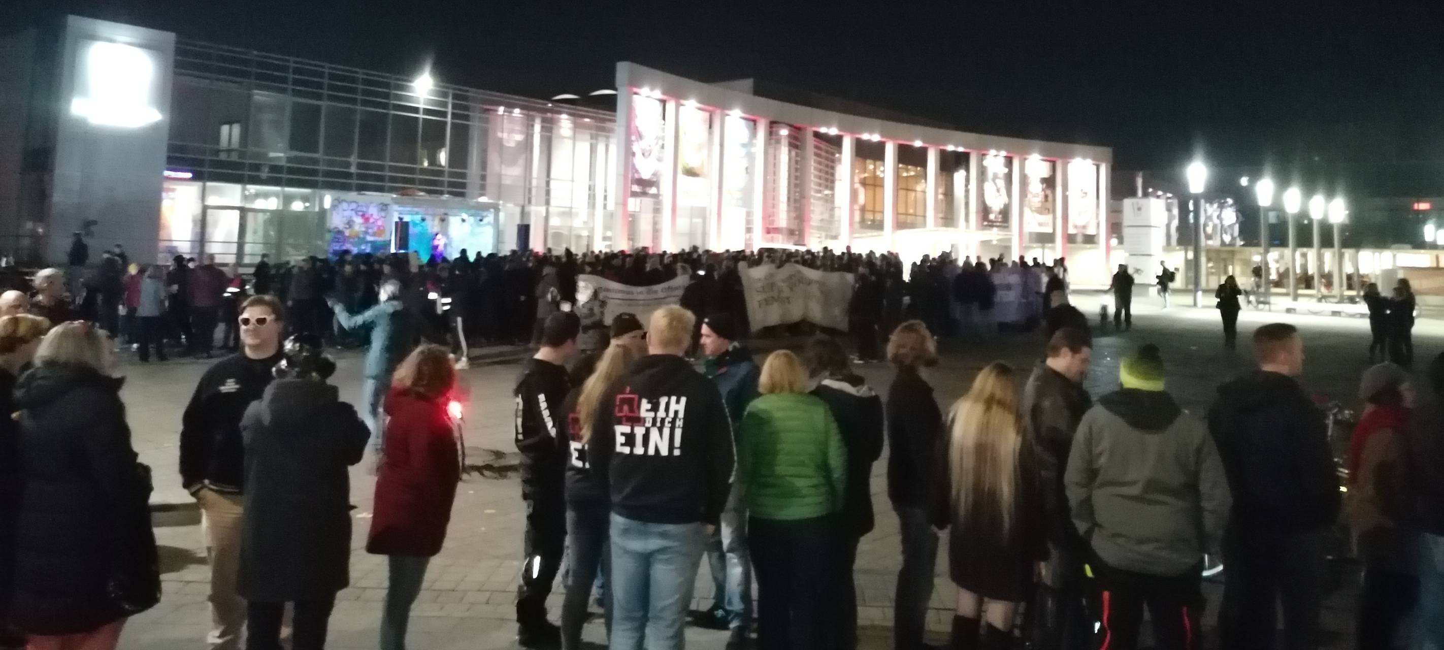 Kundgebung gegen Till Lindemann