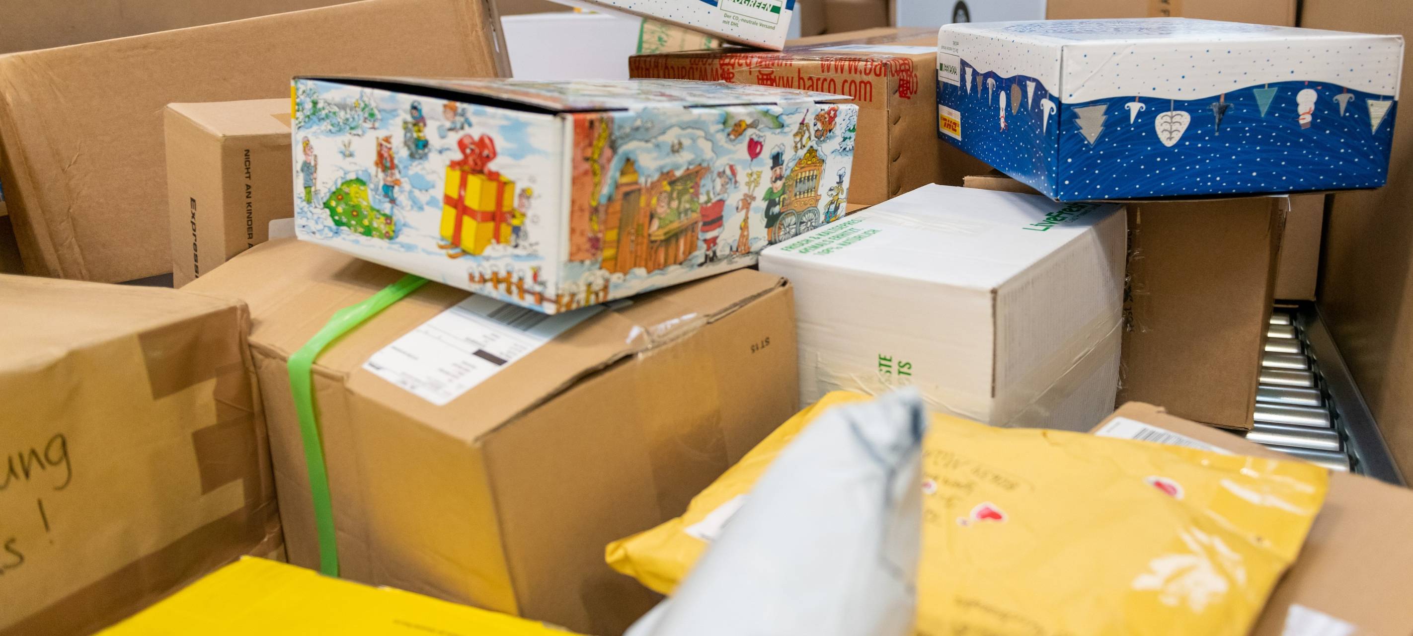 Paketflut im Paketzentrum