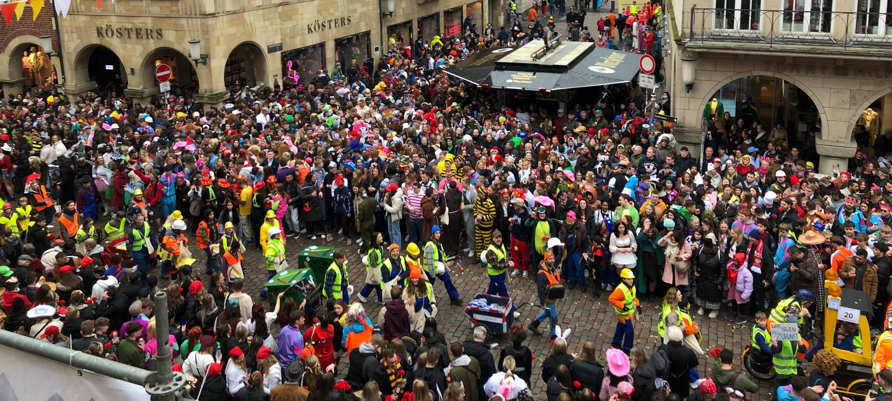 111.000 feiern beim Rosenmontagszug
