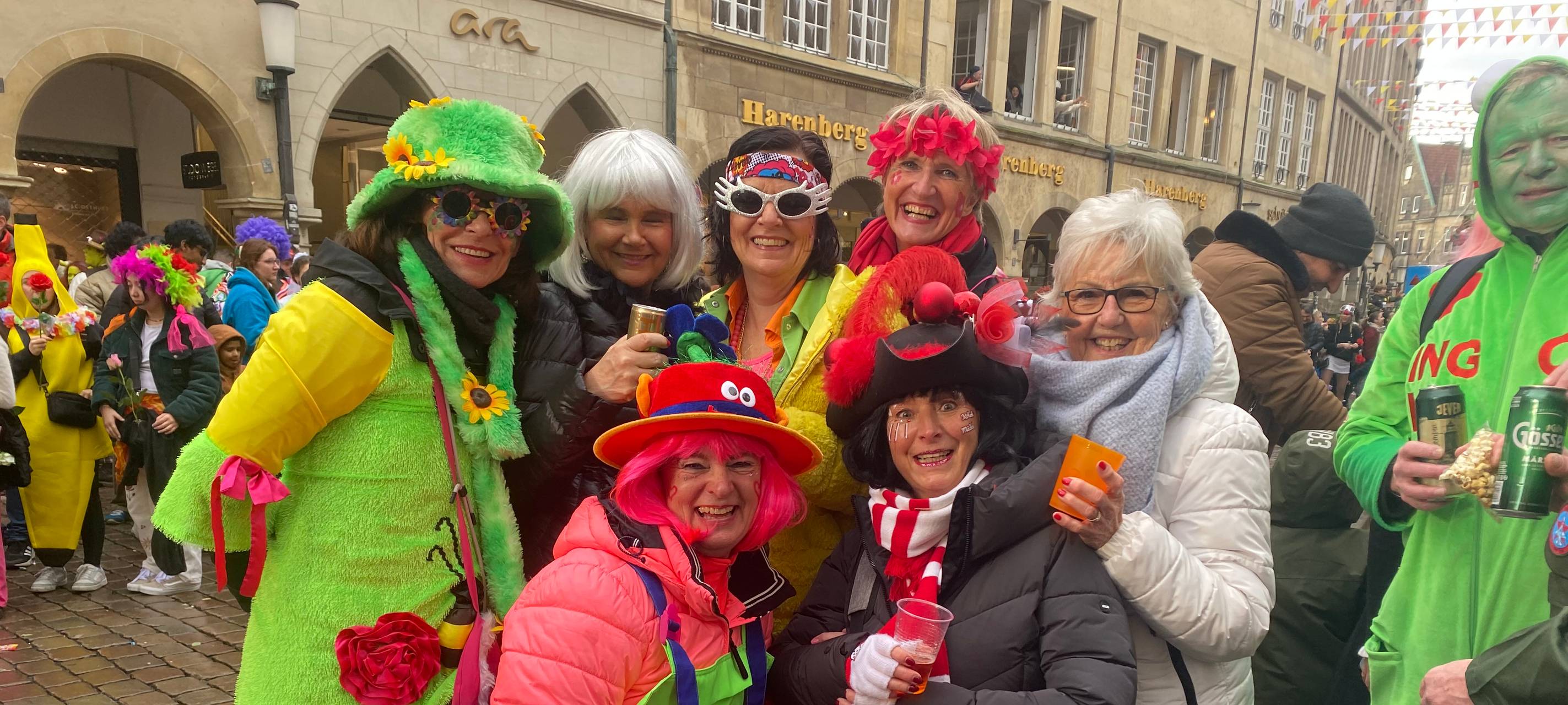 111.000 feiern beim Rosenmontagszug