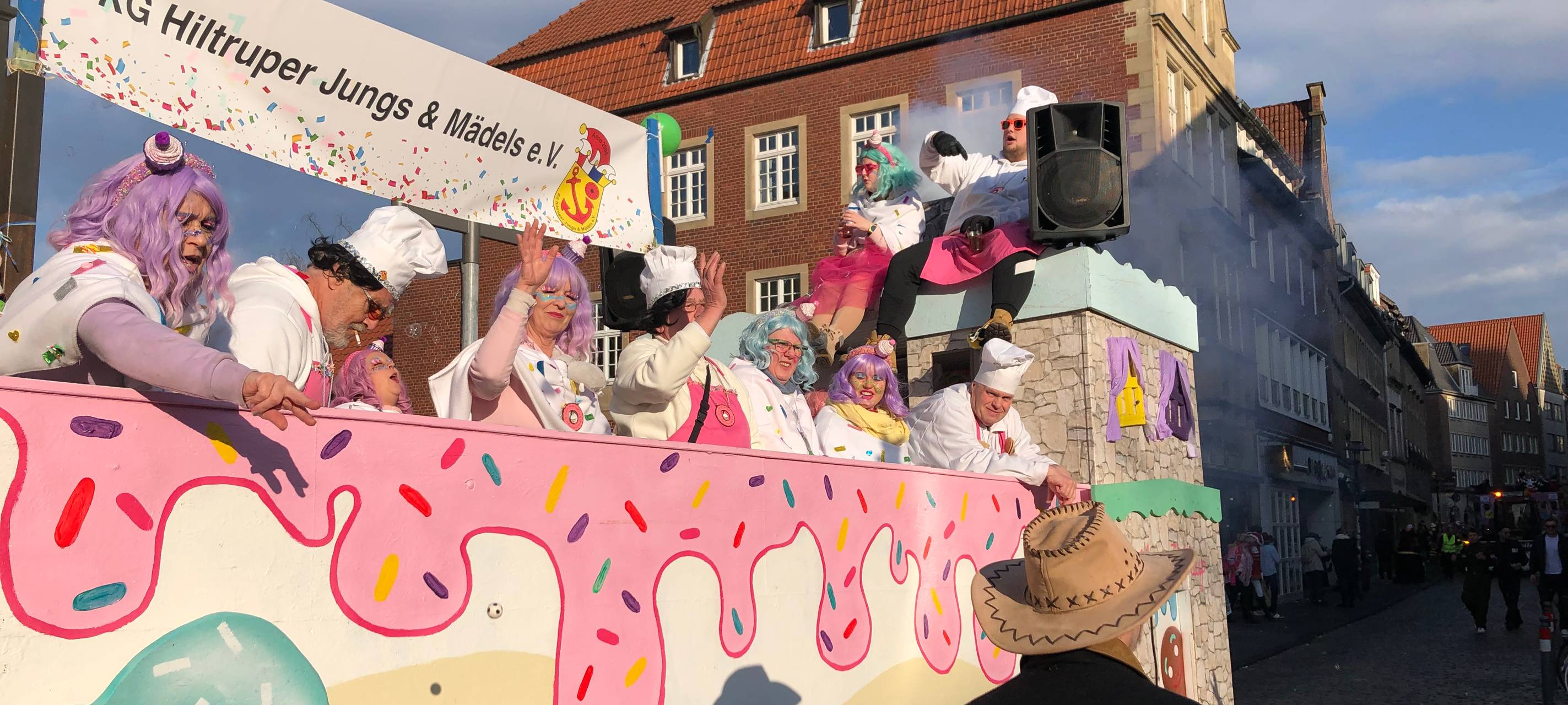 111.000 feiern beim Rosenmontagszug