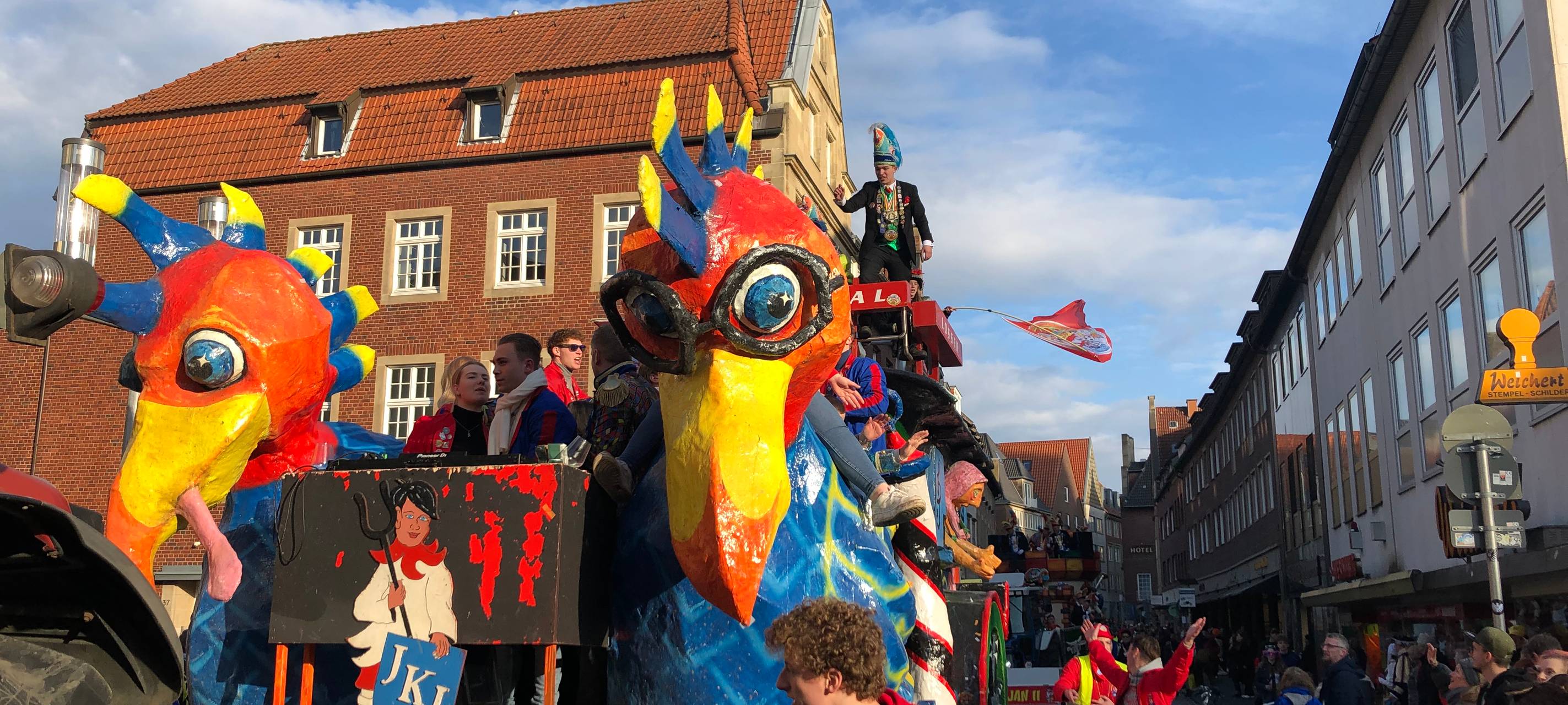 111.000 feiern beim Rosenmontagszug