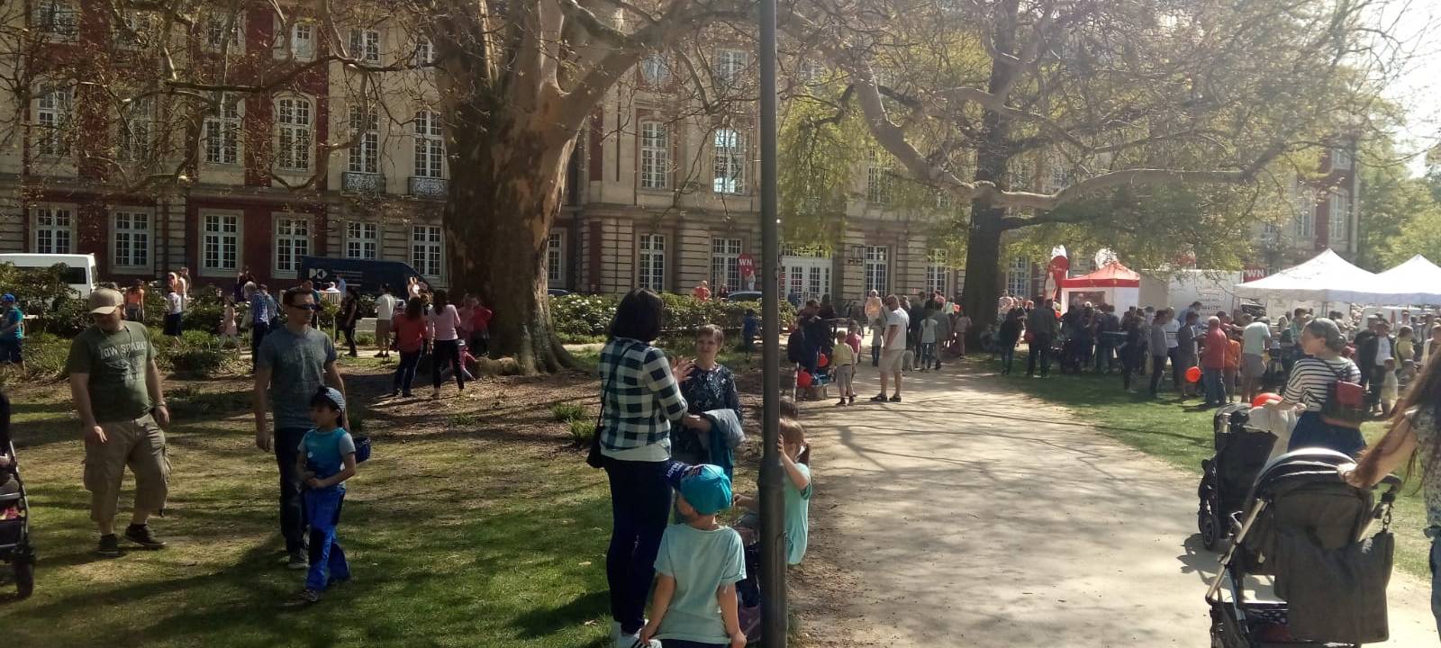 Die große Ostereiersuche im Schlossgarten