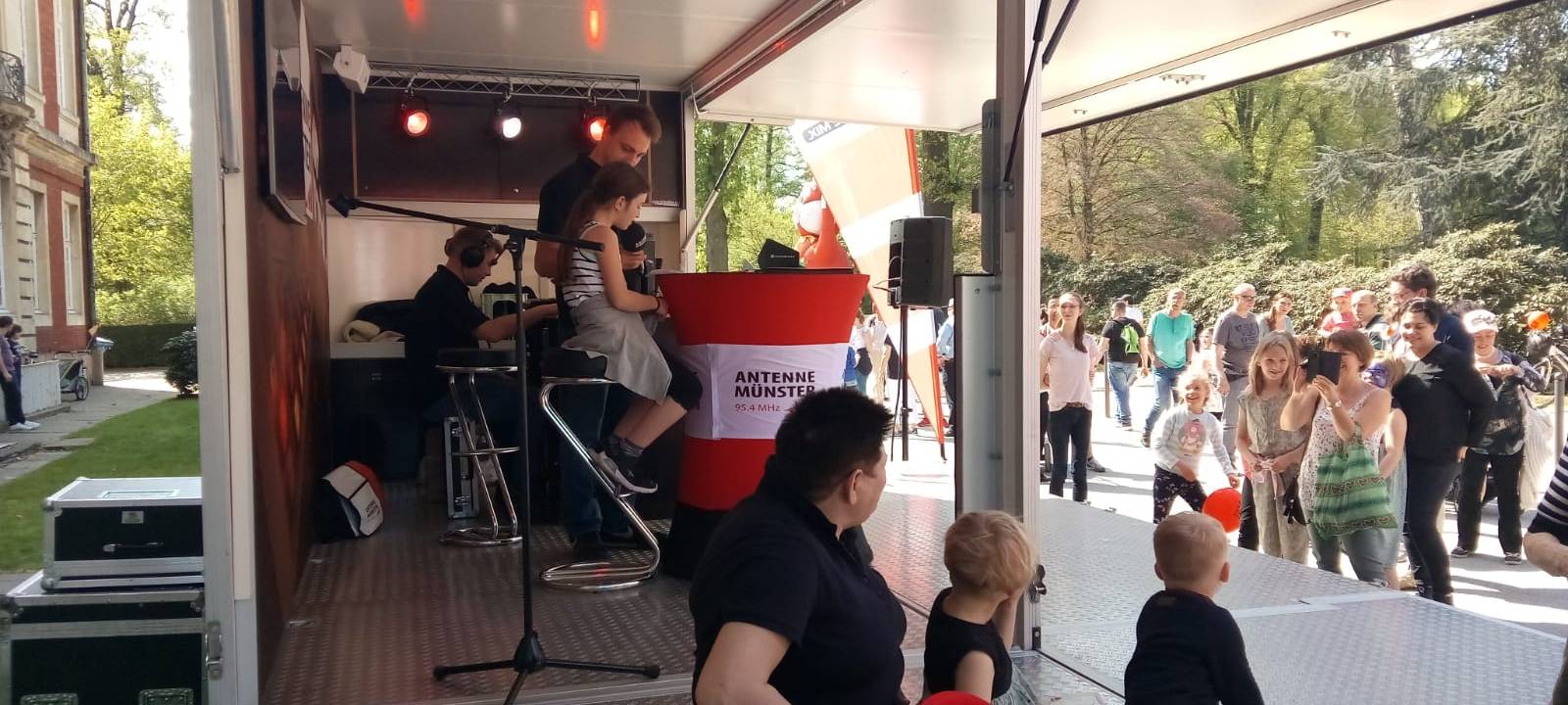 Die große Ostereiersuche im Schlossgarten