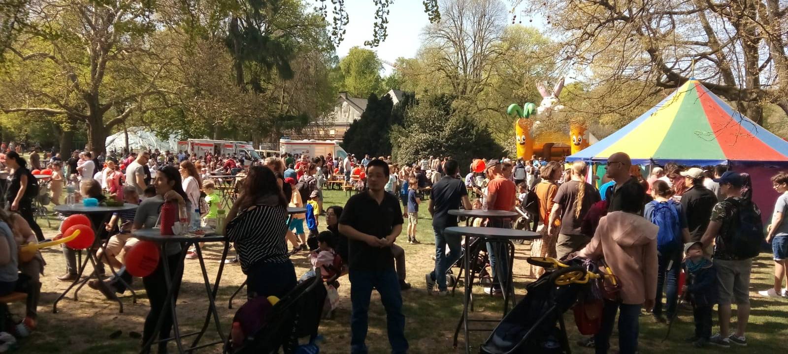 Die große Ostereiersuche im Schlossgarten